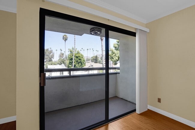 Balcony #31 - 1140 Winchester