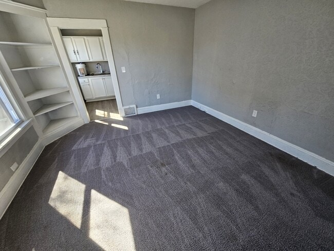 Photo - 11008 Kinsman Rd