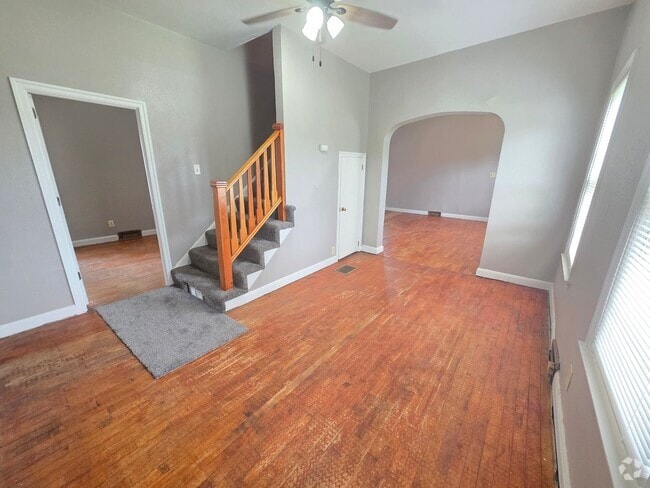 Building Photo - 3 Bed 1 Bath Single Family Home in Wiscons...