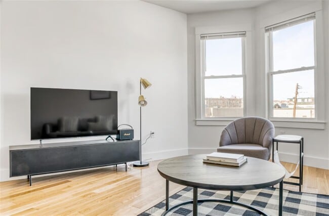 Photo - 395 Columbia St Unit 3