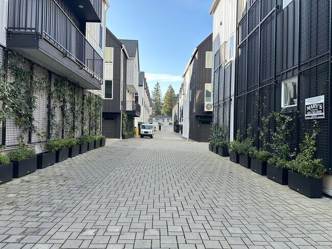 Photo - Bitter Lake 3 Bed/3.5 Townhouse with Everything