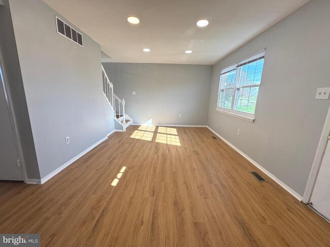 Photo - 17 Holland Hill Ct