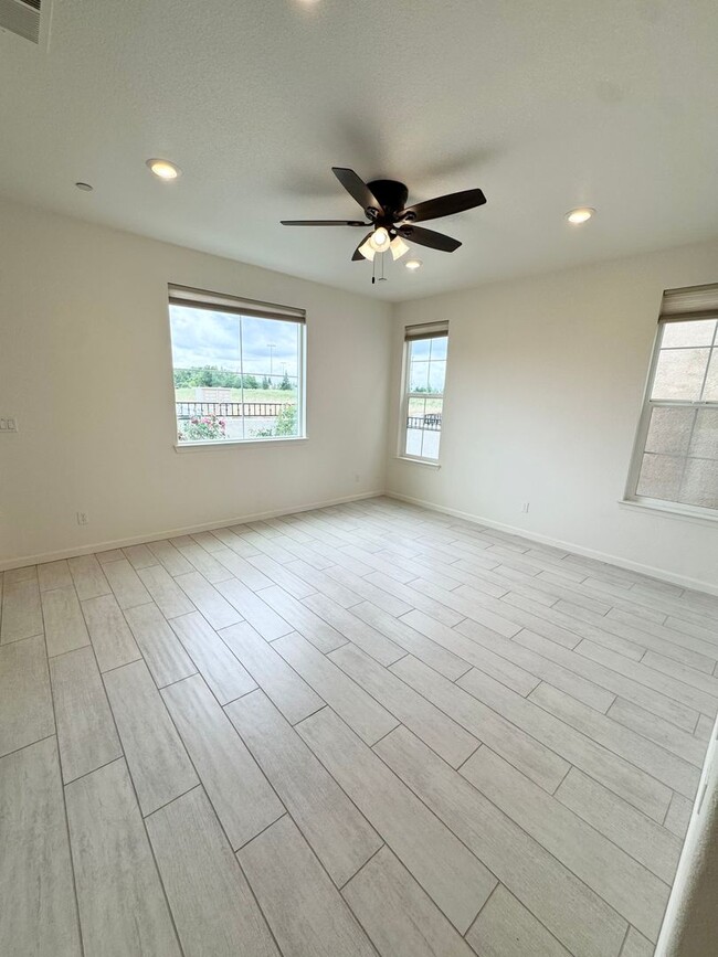 Photo - 3 Bed / 2.5 Bath Solar Home with Patio – Roseville – Available Now SEE VIDEO