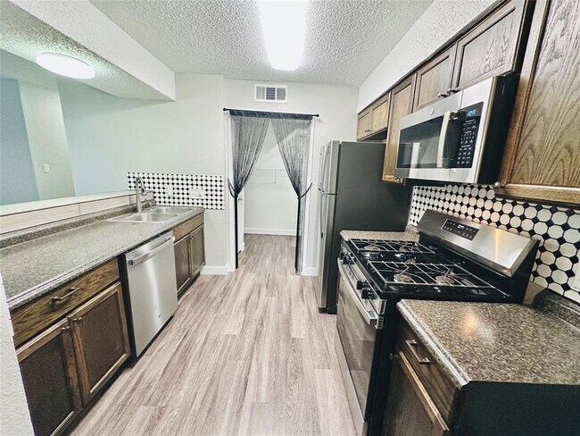 Photo - 1314 Southport Dr