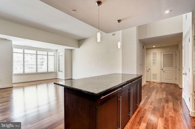 Photo - 2425 L St NW Unidad 736