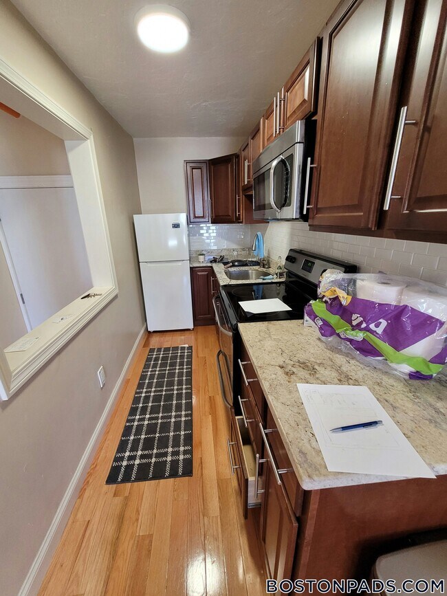 Photo - 19 Peterborough St Unit 4