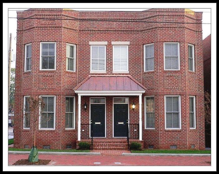 Spacious Townhouse in the Heart of RVA / P... - Spacious Townhouse in the Heart of RVA / P...