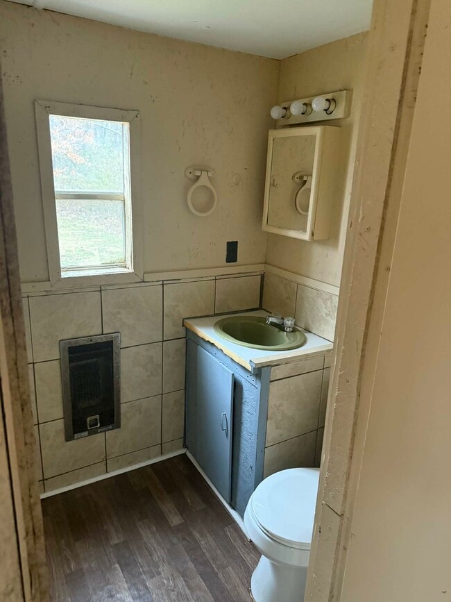 Photo - 1380 Mapleash Ave