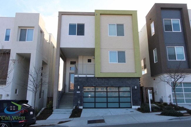 Photo - $6,395 - "Move-In Bonus" - 4 BD/3.5 BA Com...