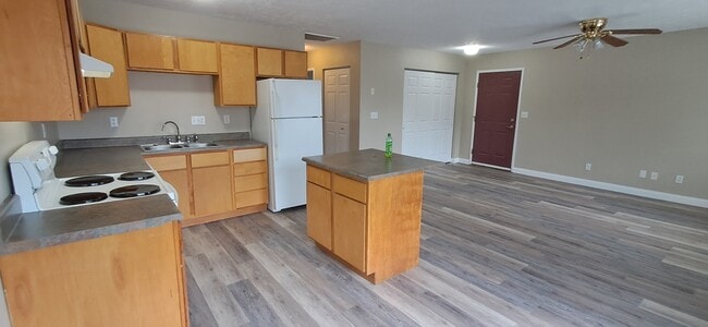 Photo - 219 Railroad St Unit C