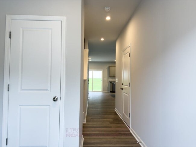 Photo - 173 Randwick Ln