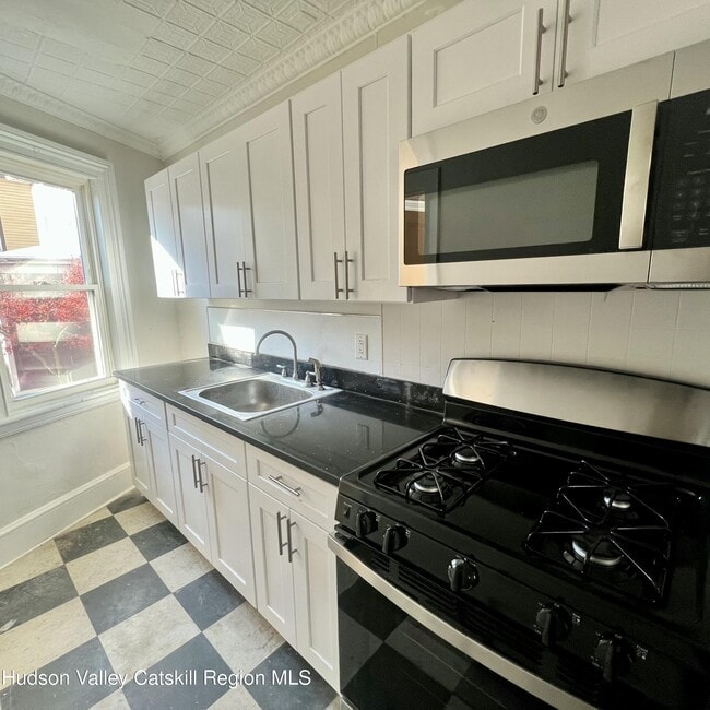 Photo - 140 Albany Ave