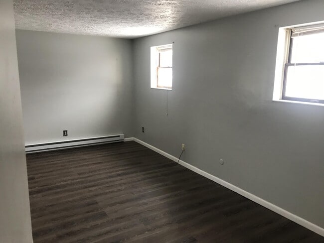 Photo - 548 Cambria Ave Unit B