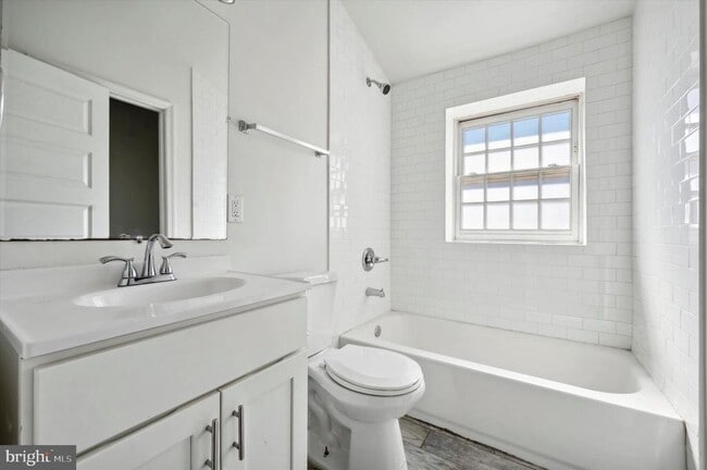 Photo - 5011 Germantown Ave Unidad B