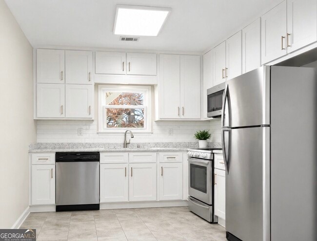 50 Old Lantern Dr
