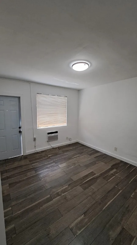 Building Photo - 1703 Thomas St Rental