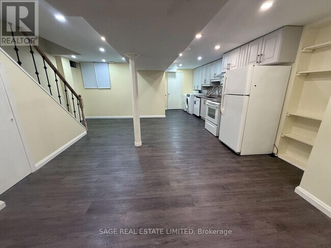 Photo - 64 Durness Ave
