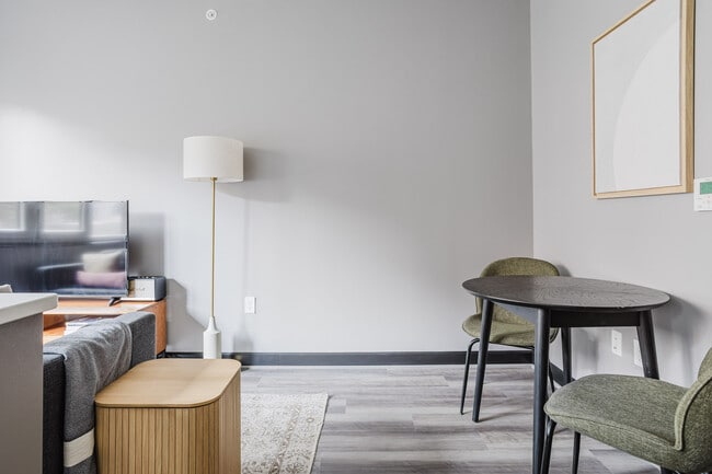 Photo - 1313 L St NW Unidad FL3-ID936