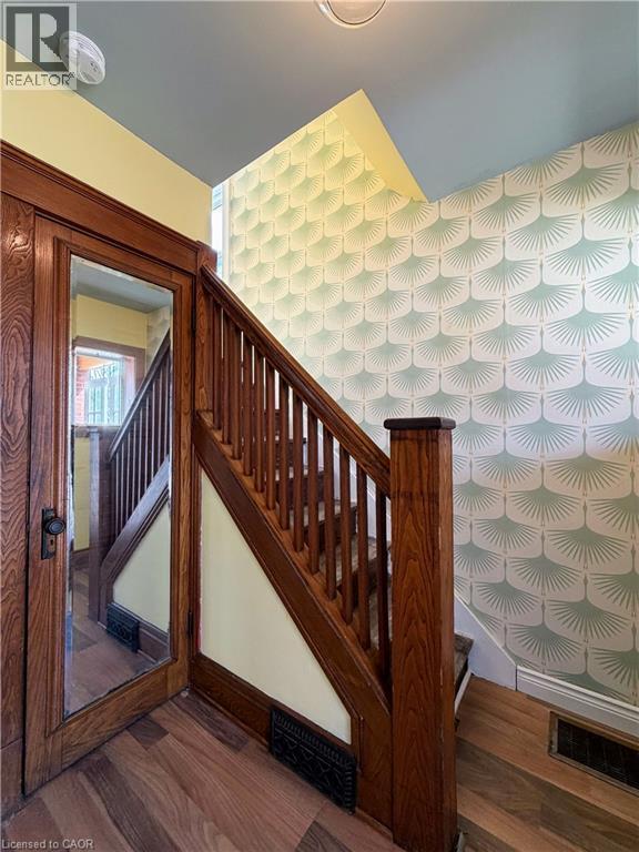 Photo - 104 Paling Ave