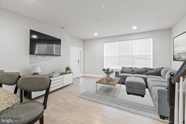 Photo - 7537 Crowley St