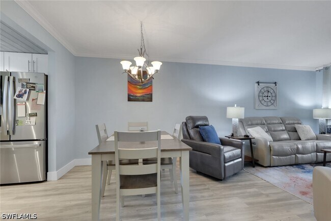 Photo - 2121 Collier Ave Unidad 508