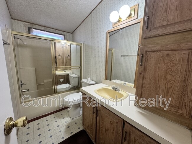 Photo - 5725 Bison Ave