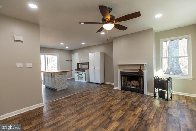 Photo - 462 Wild Rose Ln