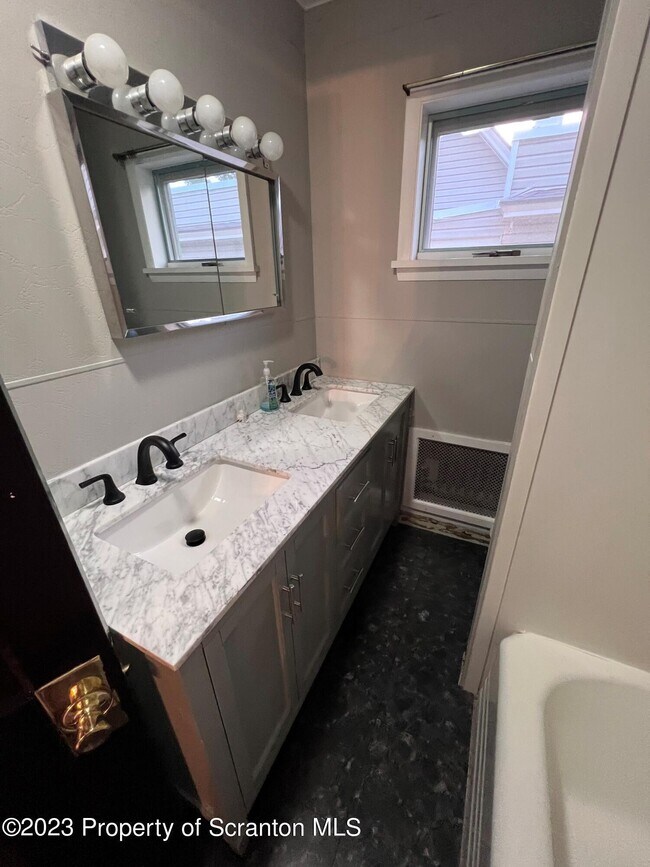 Photo - 1616 Electric St