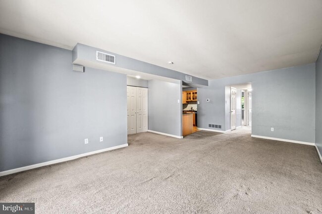 Photo - 830 Putnam Blvd Unit B