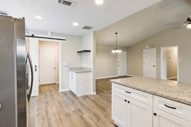 Photo - 259 E Castle Harbour Dr
