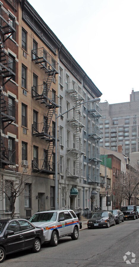 Primary Photo - 417 East 87 Street