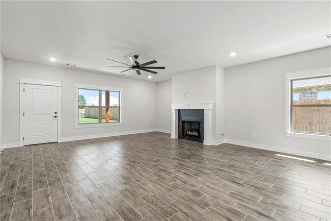 Photo - 28 W Gilpin St