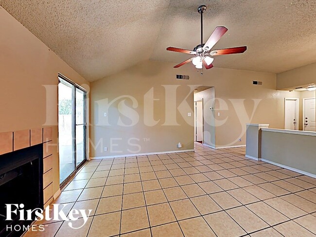 Photo - 1409 Grovecrest Dr