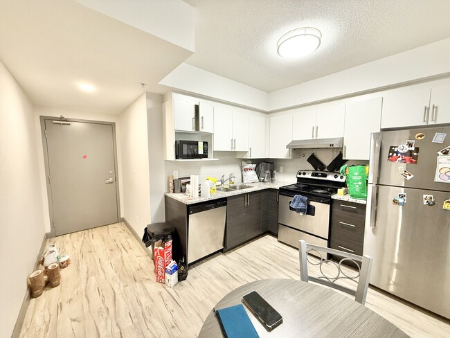 Photo - 258A-258A Sunview St