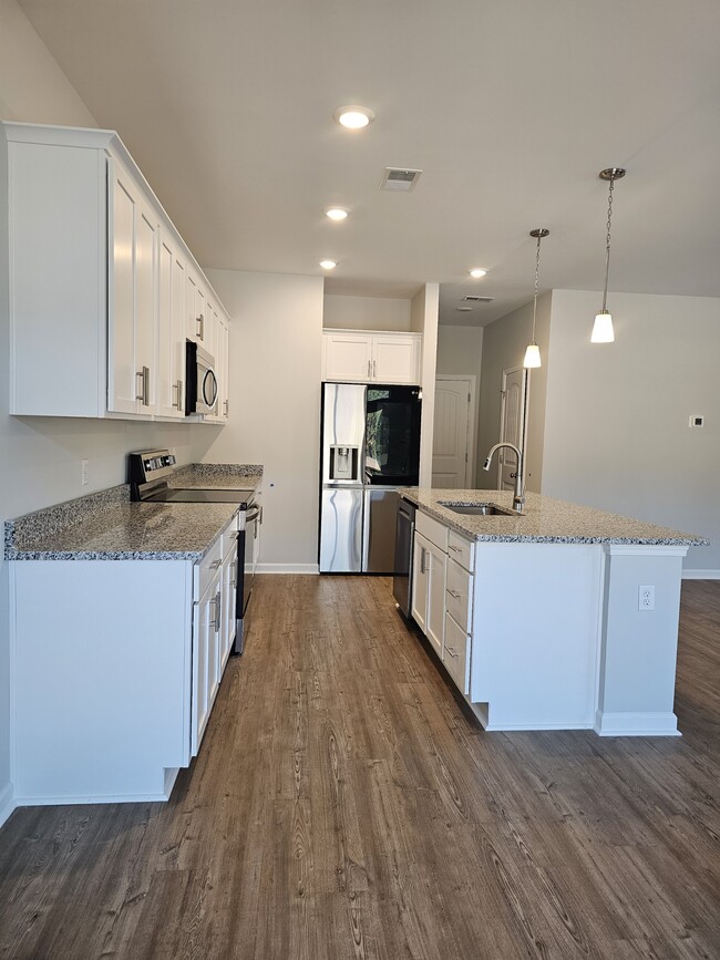 Photo - 200 Justify Ave