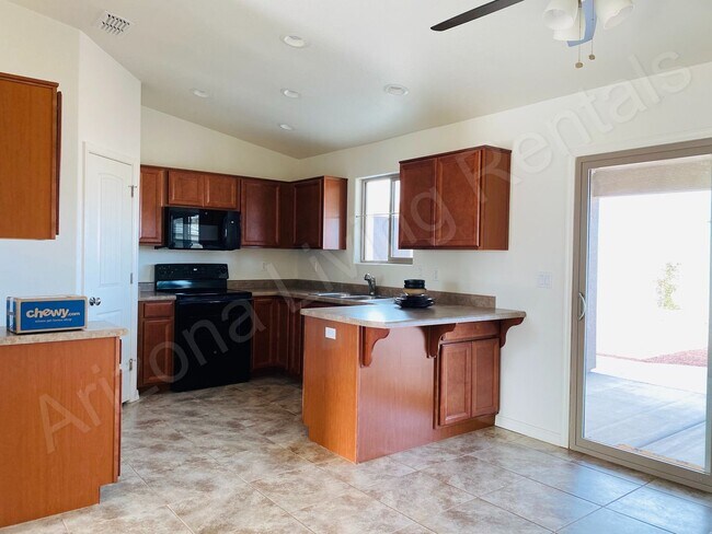 Photo - BEAUTIFUL 3 BEDROOM 2 CAR GARAGE HOME