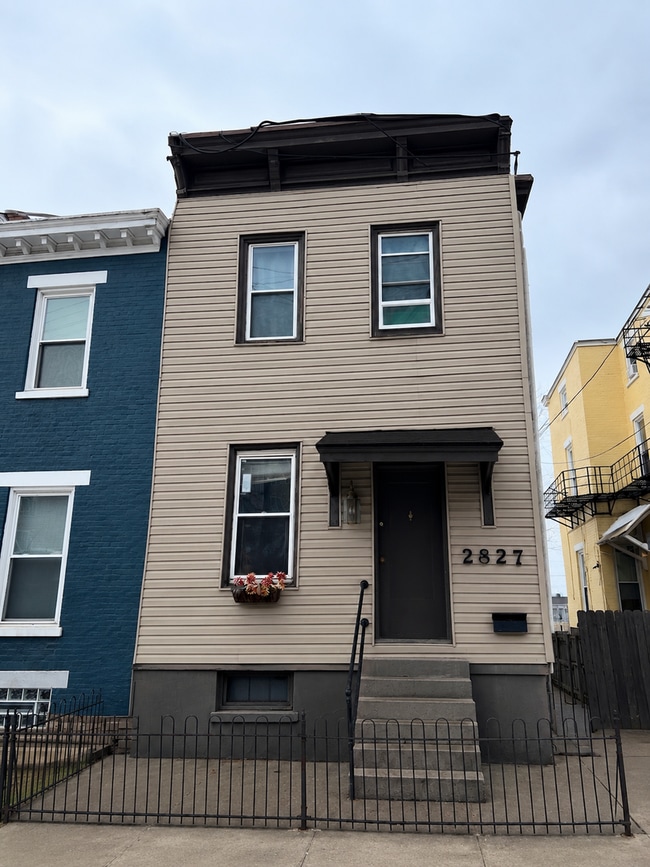 Building Photo - 2827 Glendora Ave