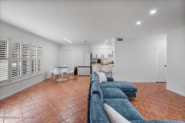 Photo - 2175 Barracuda Ave