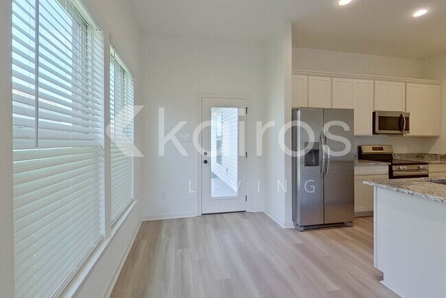 215 Peppercorn Wy