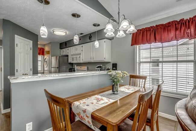 Photo - Furnished 2 Bedroom, 2 Bath Condo in River...