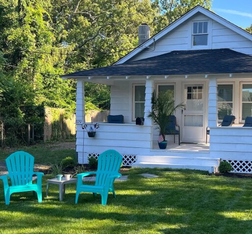 Photo - 830 Old Farm Rd