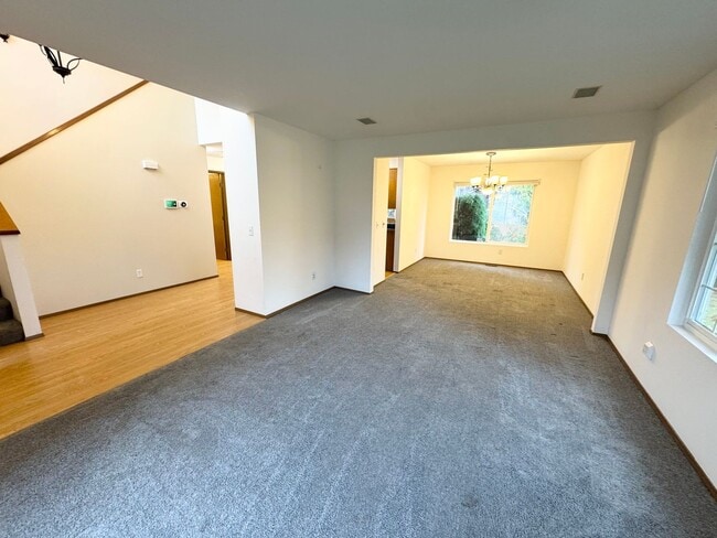 Photo - Spacious 4 bedroom plus den, 2.5 bath home Lakeland hills featuring mountain views