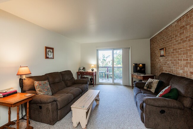 Building Photo - 87 Valley Rd Unit 87D