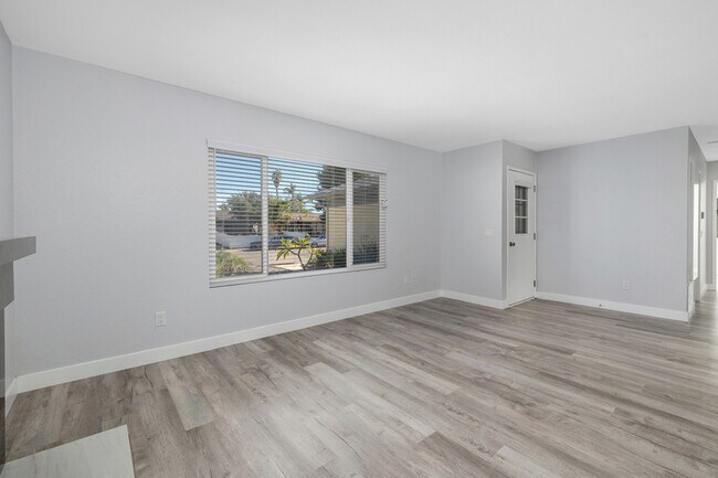 Photo - 9994 Parkdale Ave