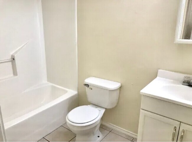 Photo - 7613 Oak Chase