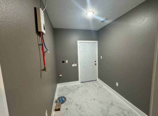 Photo - 860 France St