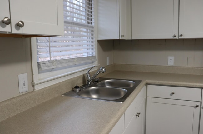 Photo - 20 Allendale Dr Unit AC2x1R