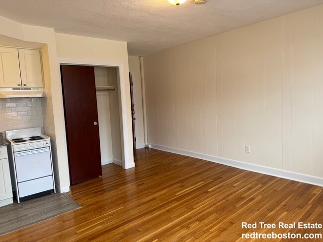 Photo - 168 N Beacon St Unidad 2A