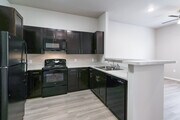 1BR, 1BA - 702SF - Kitchen