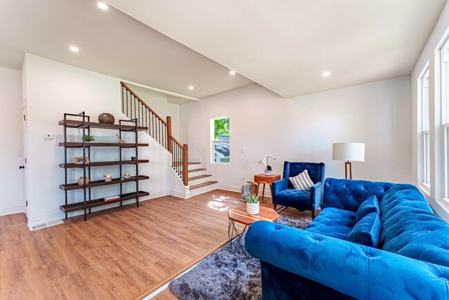 Photo - 2343 Ridgeland Ave